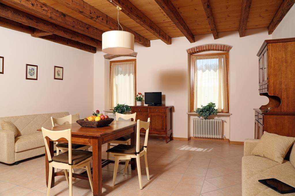 Residence Borgo Mondragon Lazise Bilik gambar