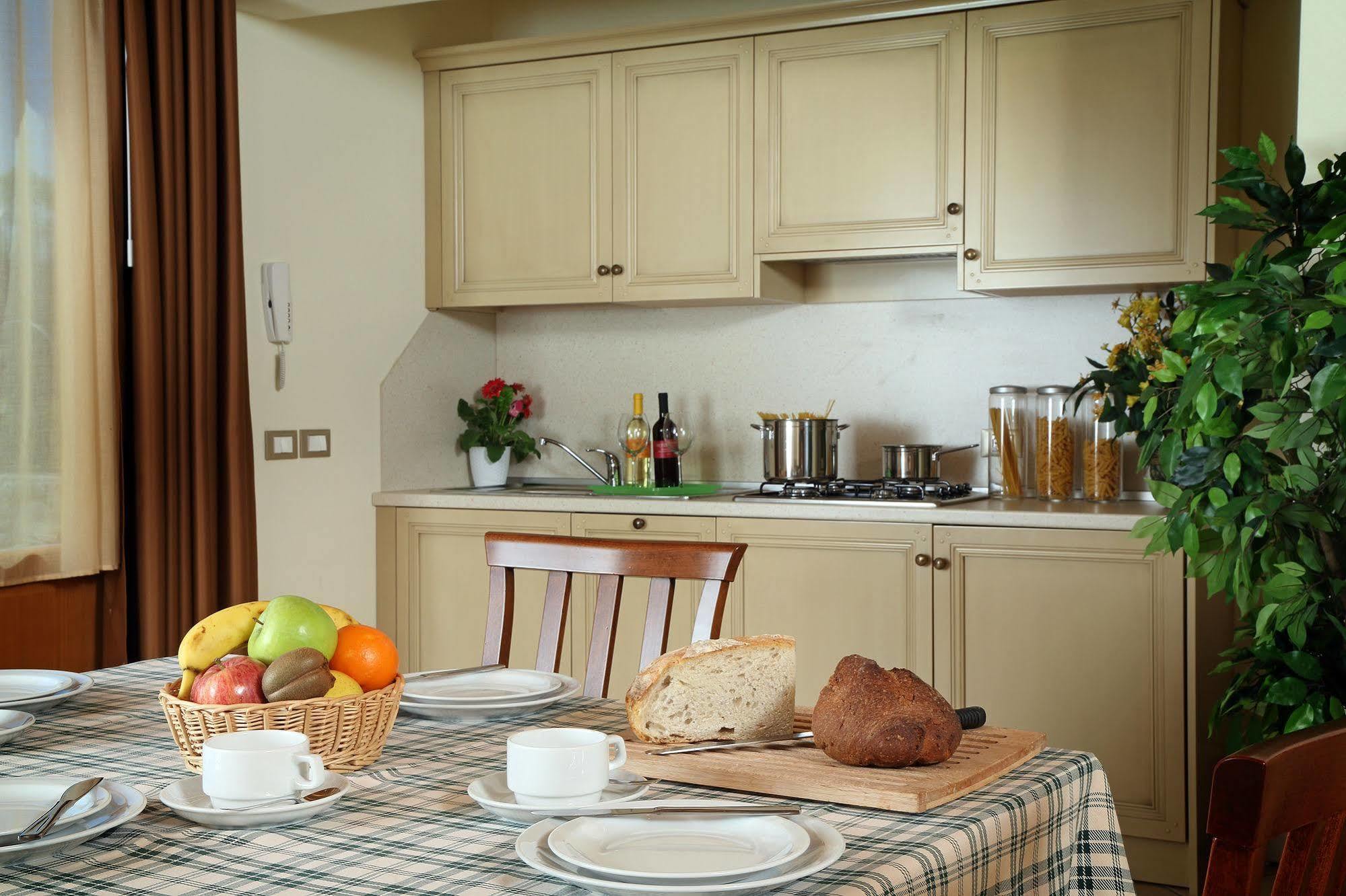 Residence Borgo Mondragon Lazise Luaran gambar